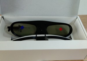 极米3d眼镜上手体验：与极米投影仪适配完美