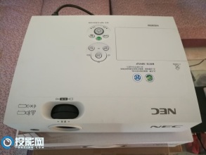 NEC NP-CD2115X 投影仪:白天不拉窗帘也能看清