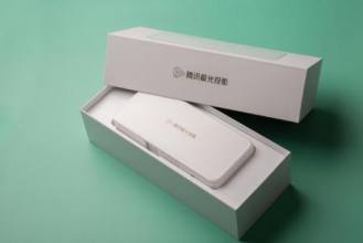 腾讯极光T1开箱体验：载有TOF激光对焦的便携投影