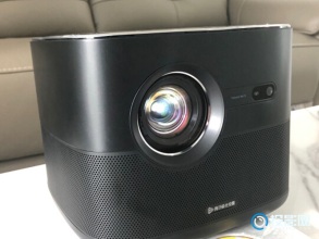 腾讯极光T6投影测评：一款拥有丰富3D资源的旗舰投影仪